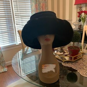 Velour black floppy hat